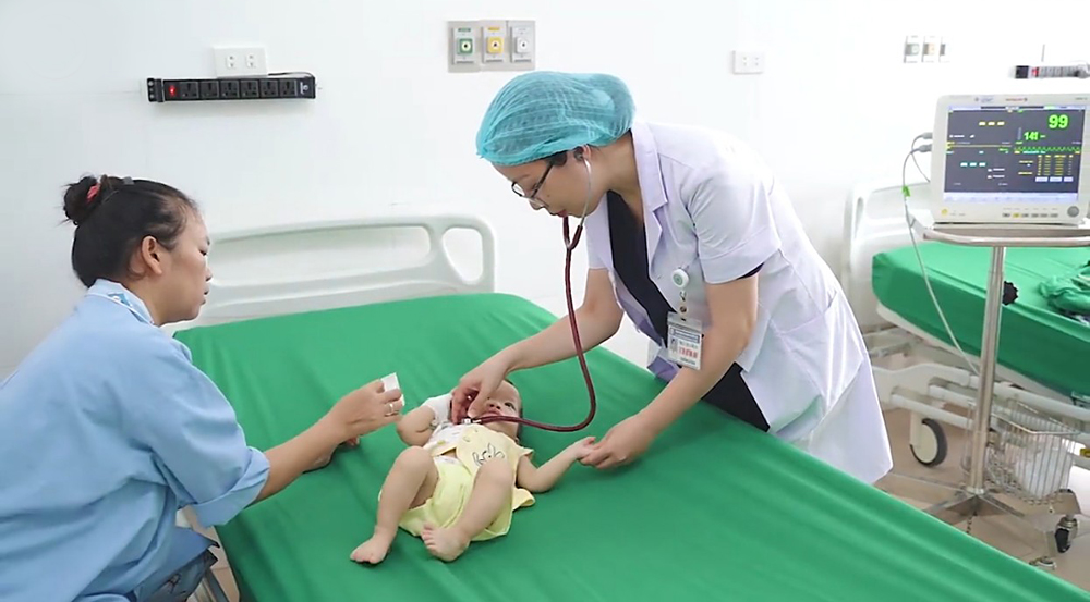 Bệnh viện Sản Nhi Nghệ An tổ chức nhịp cầu nhân ái, giúp đỡ trẻ mắc bệnh tim bẩm sinh 1