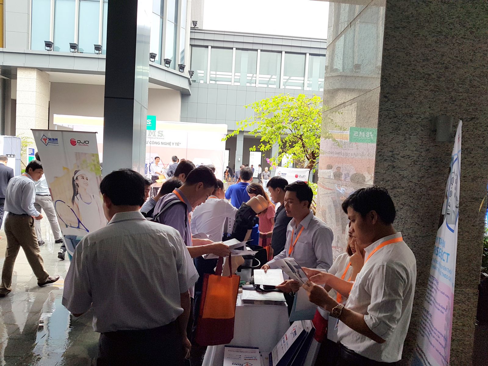 Công ty Cổ phần Đầu tư HDN tham gia Hội nghị khoa học thường niên Hội Chấn thương chỉnh hình Việt Nam tại Hà Tĩnh 8