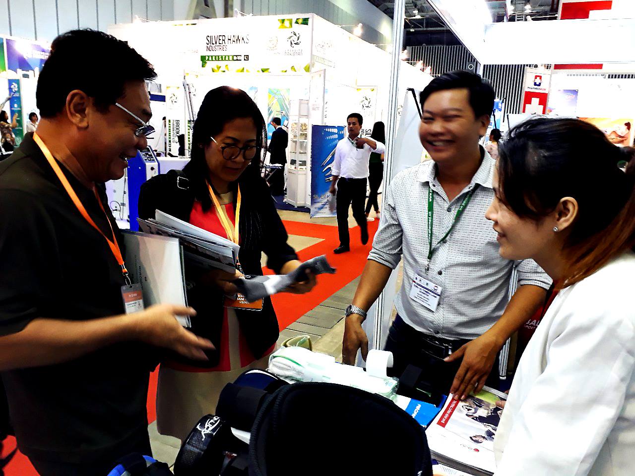 Công ty CP Đầu tư HDN tham gia Triển lãm Y tế Quốc tế Việt Nam lần thứ 13 (2018) 2