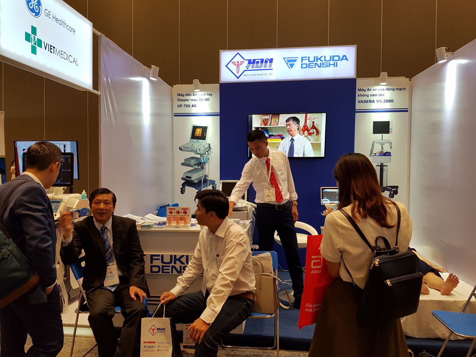 Gian hàng của Công ty Cổ phần Đầu tư HDN gây chú ý tại Đại hội Tim mạch toàn quốc lần thứ 16 tại Đà Nẵng. 3