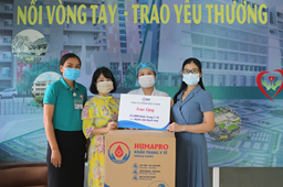 Công ty CP Đầu tư HDN trao tặng 25.000 chiếc khẩu trang y tế cho cán bộ y tế Bệnh viện Bạch Mai
