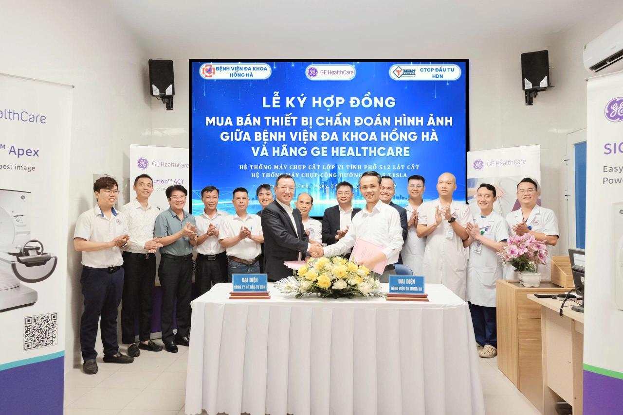 Le ky ket hop dong mua ban thiet bi với benh vien da khoa hong ha -1