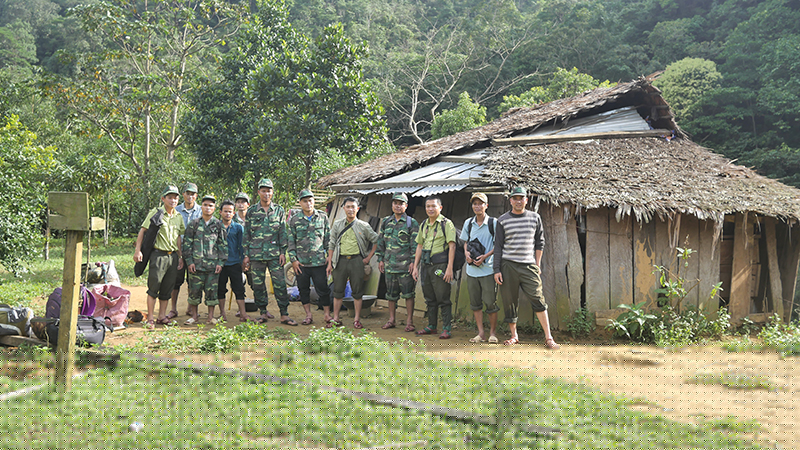 Giữ rừng nơi đầu nguồn sông Sê Băng Hiêng 1