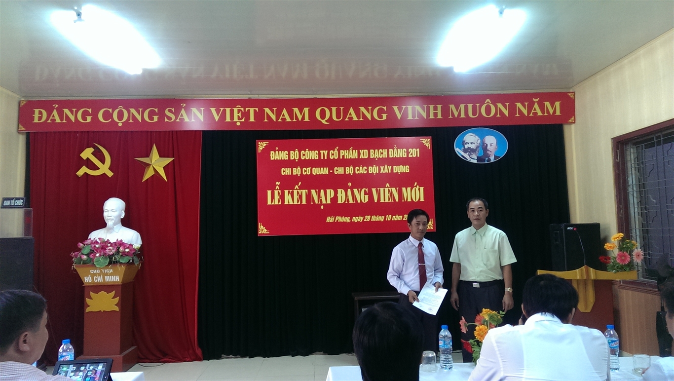 Party Committee of the agency organized the Party Admission Ceremony at Bach Dang Construction Joint Stock Company 201 2