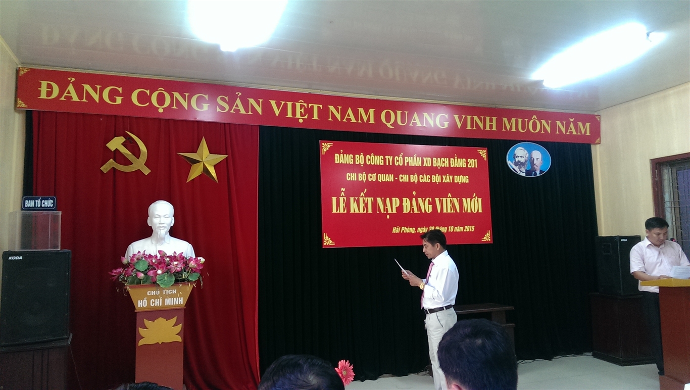 Party Committee of the agency organized the Party Admission Ceremony at Bach Dang Construction Joint Stock Company 201 5