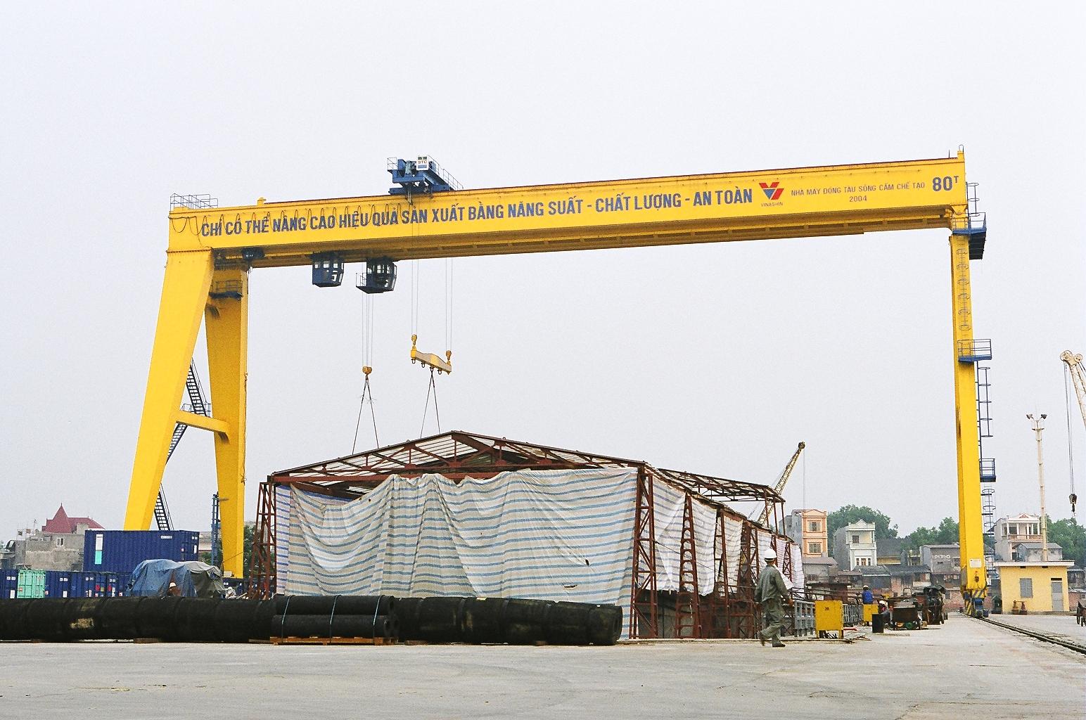 VINASHIN - Đóng tàu Sông Cấm 1