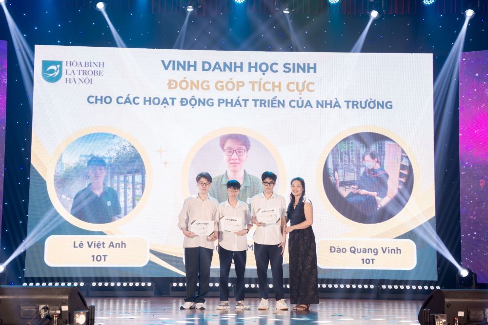 LUNG LINH SẮC MÀU DẠ TIỆC PROM PARTY LA TROBE 18