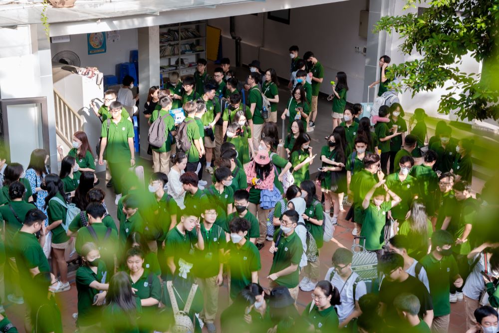 LUNG LINH SẮC MÀU DẠ TIỆC PROM PARTY LA TROBE 2