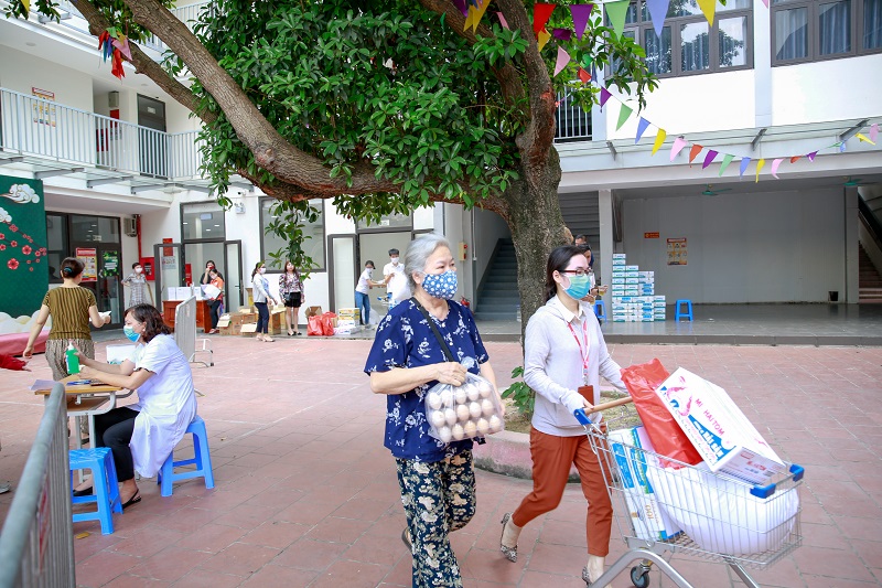 Trao gửi yêu thương tới những hoàn cảnh khó khăn trong mùa dịch 2