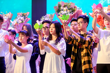 Prom Party - Lễ Trưởng thành năm 2020