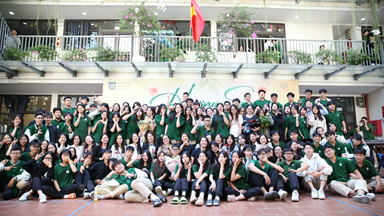 GIAO LƯU VĂN NGHỆ “HƯƠNG SẮC” – TÔN VINH THẦY CÔ QUA NHỮNG GIAI ĐIỆU NGỌT NGÀO