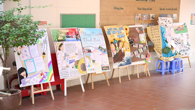 RỰC RỠ SẮC MÀU - TRI ÂN THẦY CÔ QUA TỪNG TRANG BÁO TƯỜNG