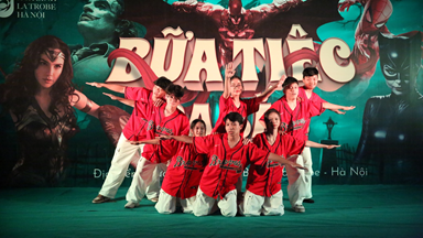 ĐÊM HỘI HÓA TRANG “BỮA TIỆC ĐA SẮC”: BIẾN HÓA MUÔN MÀU - TỎA SÁNG TÀI NĂNG