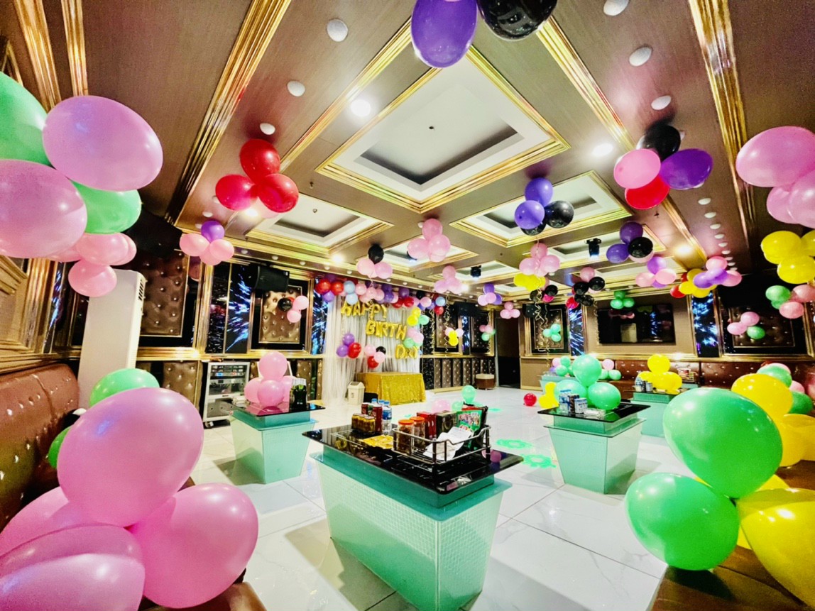 Trang trí tiệc sinh nhật tại phòng KARAOKE