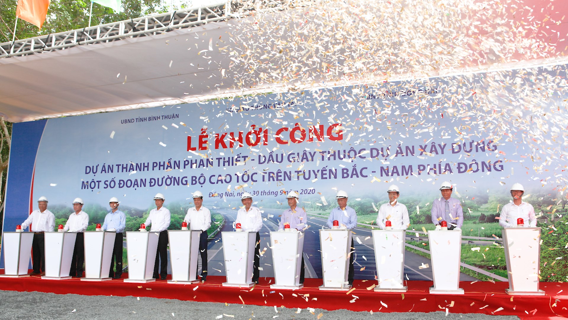 Vinaconex pledges to complete Phan Thiet - Dau Giay Expressway Project ...