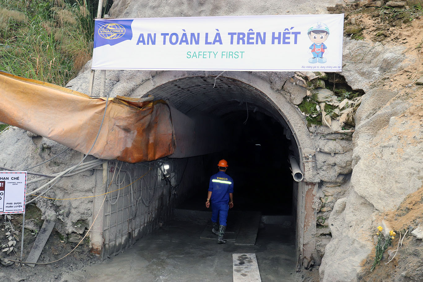 Lễ thông hầm và hoàn thành lắp đặt tuyến ống áp lực giai đoạn 1 công trình thuỷ điện ngòi phát 5