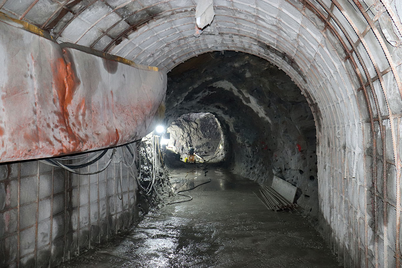 Lễ thông hầm và hoàn thành lắp đặt tuyến ống áp lực giai đoạn 1 công trình thuỷ điện ngòi phát 6