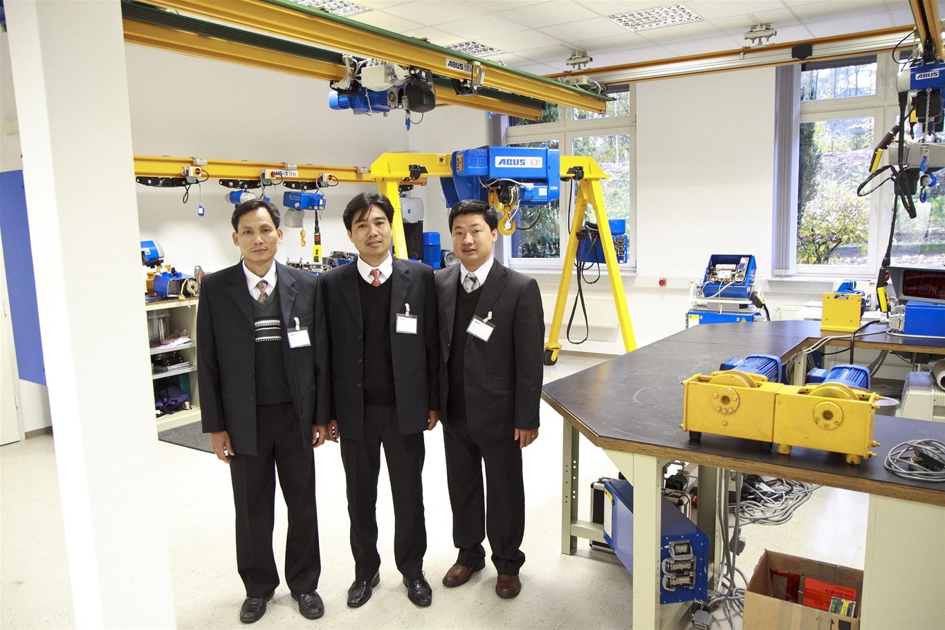 AVCの訪問および教育活動 1