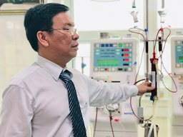 Uống thừa nước hoặc thiếu nước cũng gây bệnh