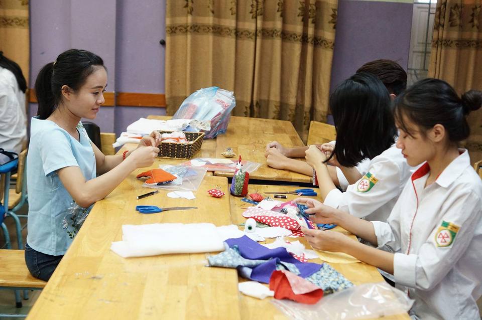 Handmade cùng các em học sinh THPT Nguyễn Bỉnh Khiêm 2
