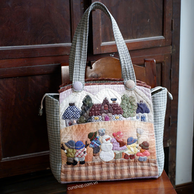 REIKO 2025 TÚI SUE CHƠI DƯỚI TRỜI TUYẾT