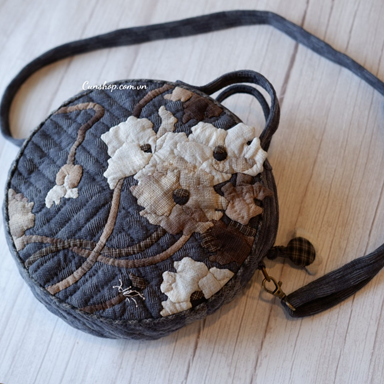 S0116 TÚI ĐEO CHÉO HOA POPPY (HOA ĐEN TRẮNG )