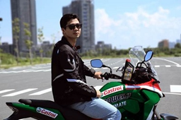 Castrol ra mắt dầu nhớt công thức 5 trong 1