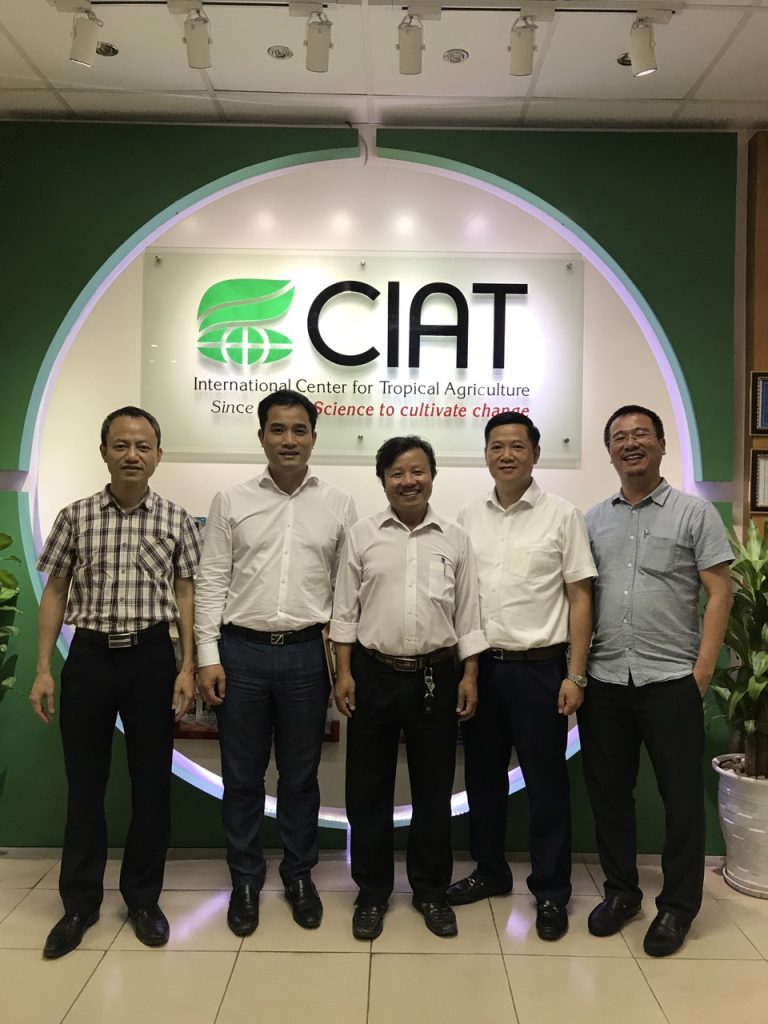 CHÚC MỪNG KHOA CÔNG NGHỆ NÔNG NGHIỆP (TRƯỜNG ĐẠI HỌC CÔNG NGHỆ, ĐHQGHN) TRÒN MỘT TUỔI 10