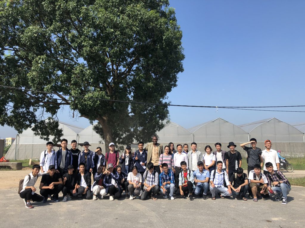 Cùng Thầy và trò Khoa Công nghệ Nông nghiệp ghé thăm VinEco Tam Đảo 13