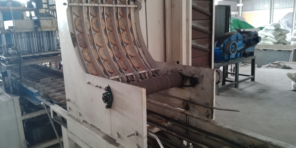 Đoàn cán bộ Trường Đại học Công nghệ tham quan, khảo sát, học tập tại các đơn vị trồng và kinh doanh nấm 8