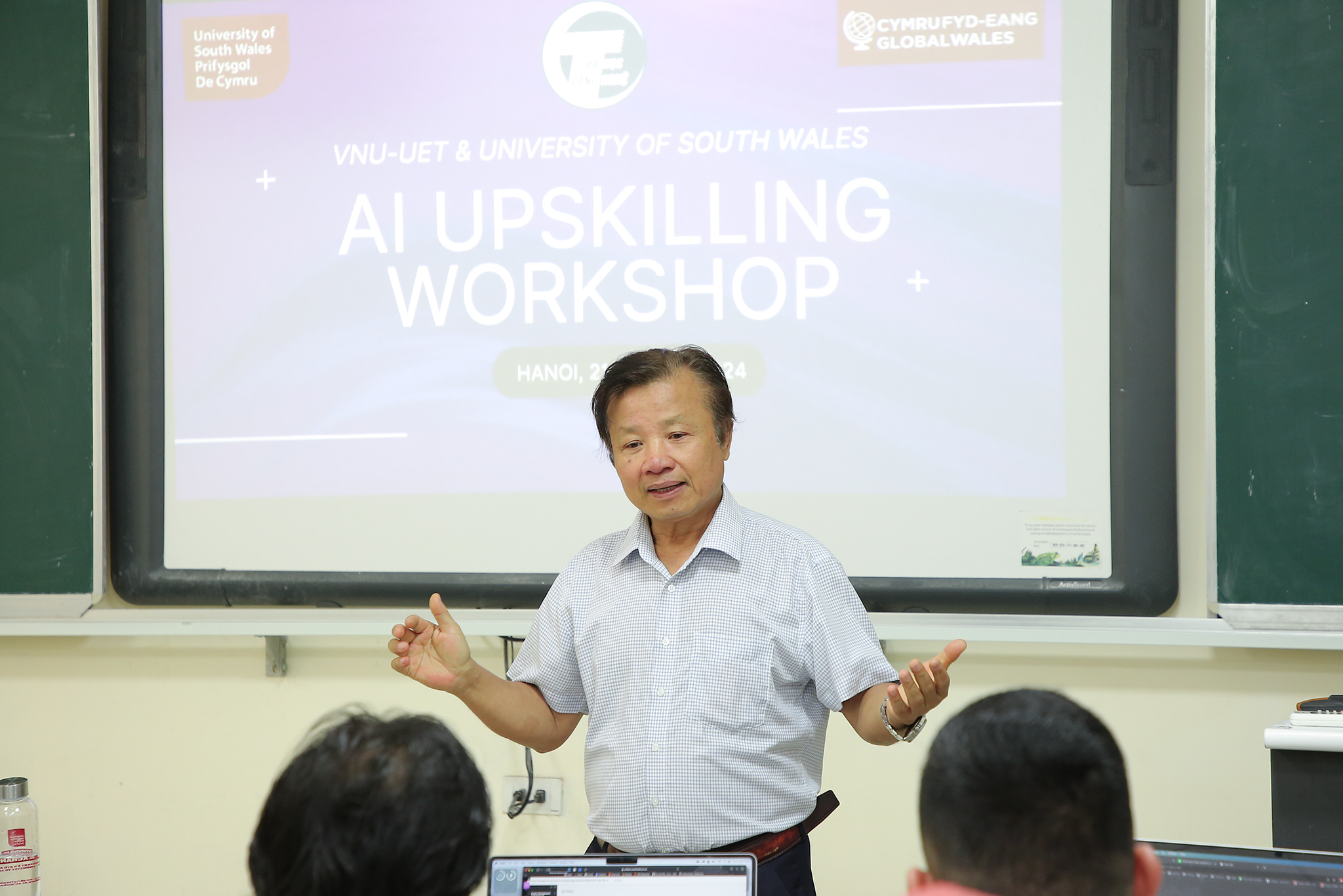 Trường Đại học Công nghệ, ĐHQGHN: Điểm đến về trao đổi học thuật và giao lưu quốc tế 7