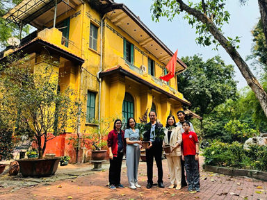 CÔNG ĐOÀN KHOA CÔNG NGHỆ NÔNG NGHIỆP THĂM NHÀ ĐẠI TƯỚNG VÕ NGUYÊN GIÁP