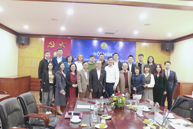 TỪ NGHIÊN CỨU ĐẾN KHỞI NGHIỆP – NHÓM KHOA CÔNG NGHỆ NÔNG NGHIỆP TẠI HỘI NGHỊ