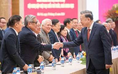 Giảng viên trẻ khoa Công nghệ Nông nghiệp vinh dự tham gia Hội nghị gặp mặt đại biểu tri thức, nhà khoa học toàn quốc của Ban Chấp hành TƯ năm 2024.