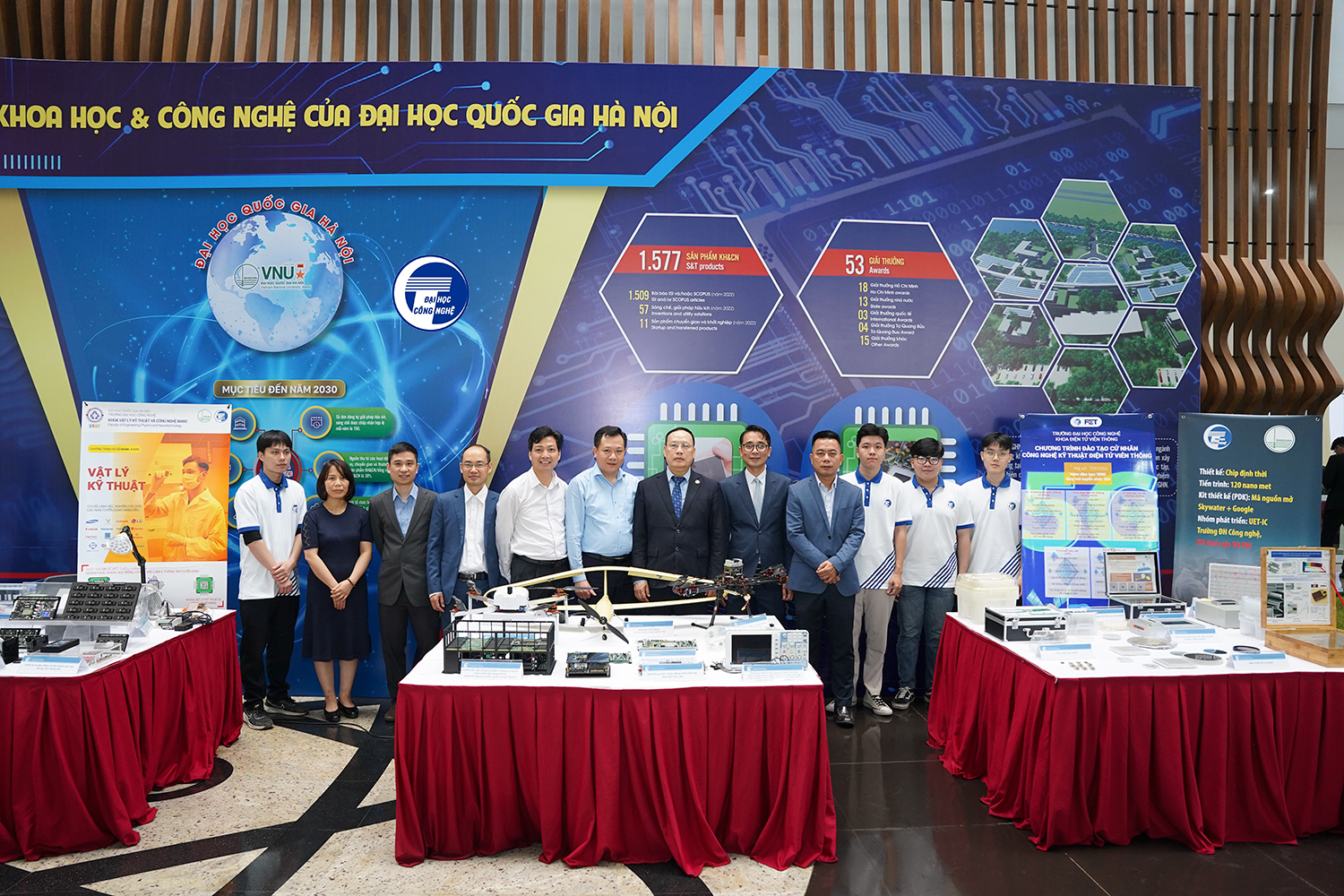 Triển lãm Công nghệ Chip bán dẫn của ĐHQGHN: UET mang tới nhiều công trình nghiên cứu giá trị 11