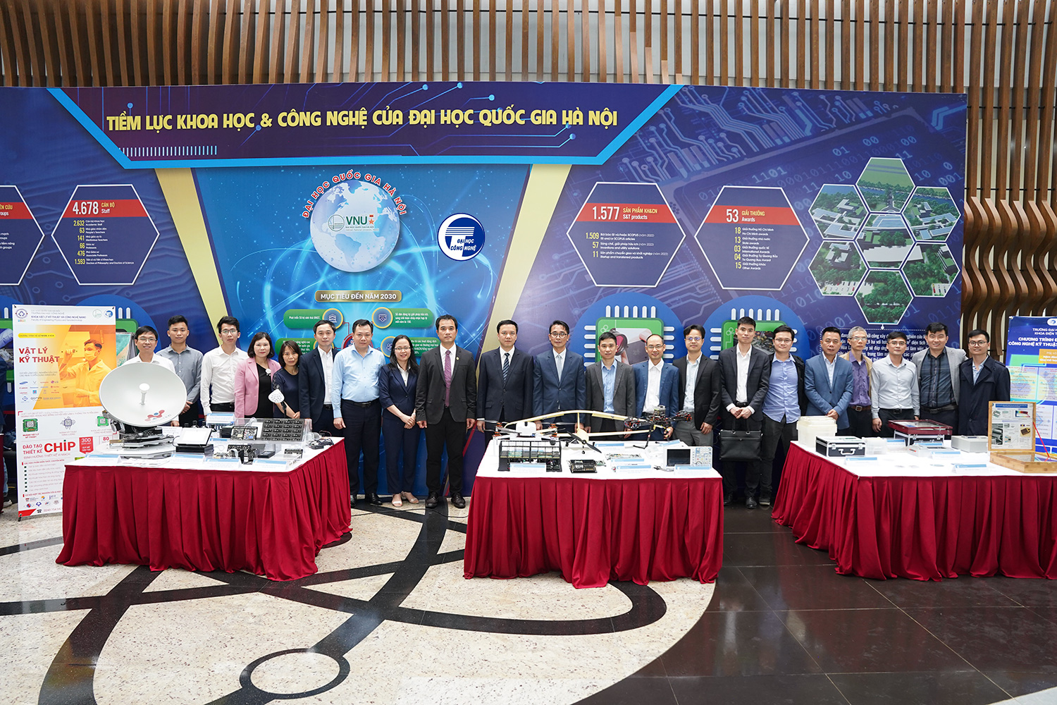 Triển lãm Công nghệ Chip bán dẫn của ĐHQGHN: UET mang tới nhiều công trình nghiên cứu giá trị 7