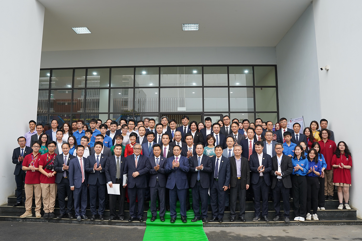 Triển lãm Công nghệ Chip bán dẫn của ĐHQGHN: UET mang tới nhiều công trình nghiên cứu giá trị