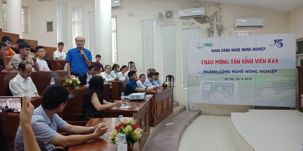 Giao lưu giữa tân sinh viên ngành Công nghệ Nông nghiệp với Khoa và nhà tuyển dụng 10