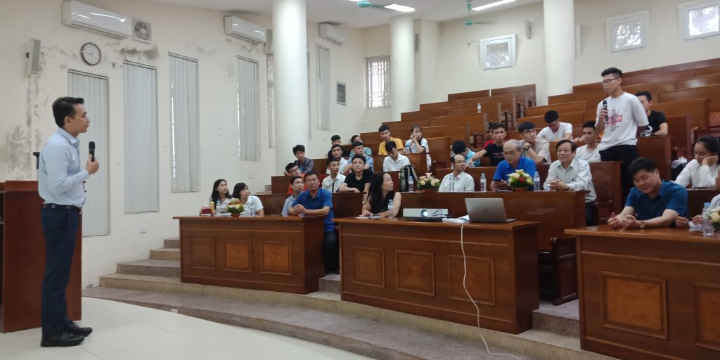 Giao lưu giữa tân sinh viên ngành Công nghệ Nông nghiệp với Khoa và nhà tuyển dụng 9