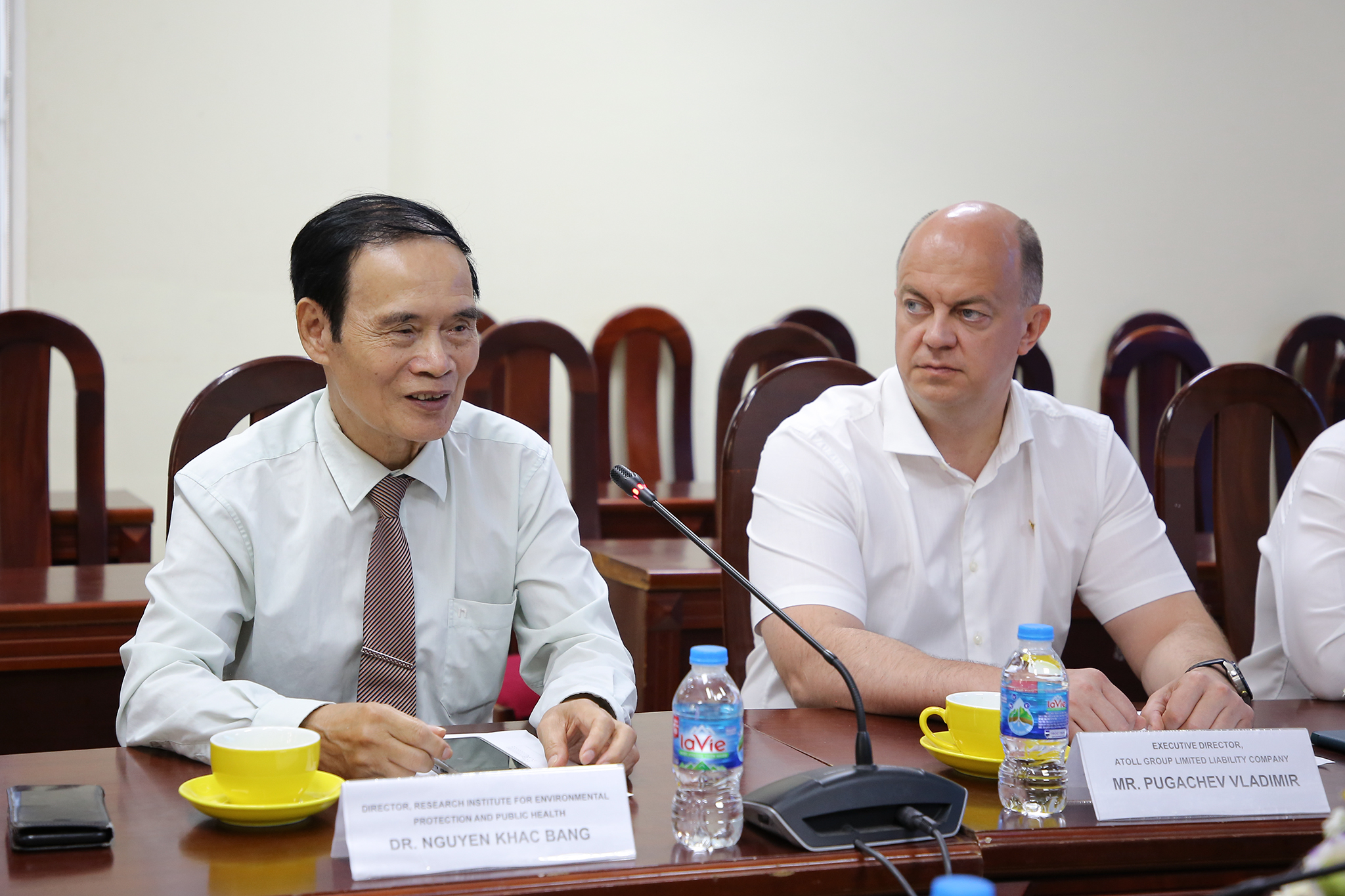 Ký kết hợp tác ba bên giữa Trường Đại học Công nghệ với Công ty TNHH “ATOLL GROUP”, Liên bang Nga và Viện nghiên cứu Bảo vệ môi trường và sức khỏe cộng đồng 2