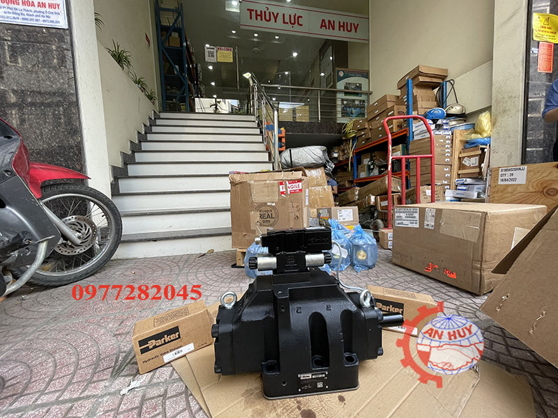 van-ty-le-parker-D111FCE02HC2VS7019XG385P