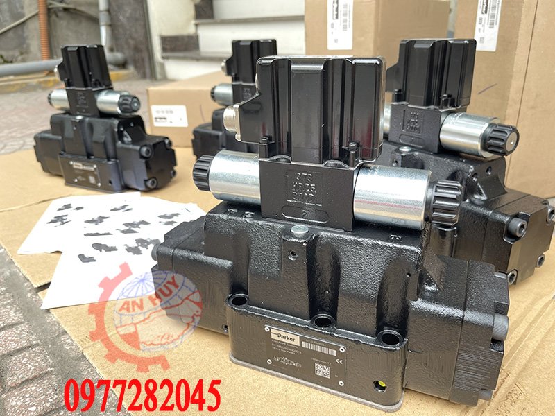 van-parker-D1FVE02CC0NL0314