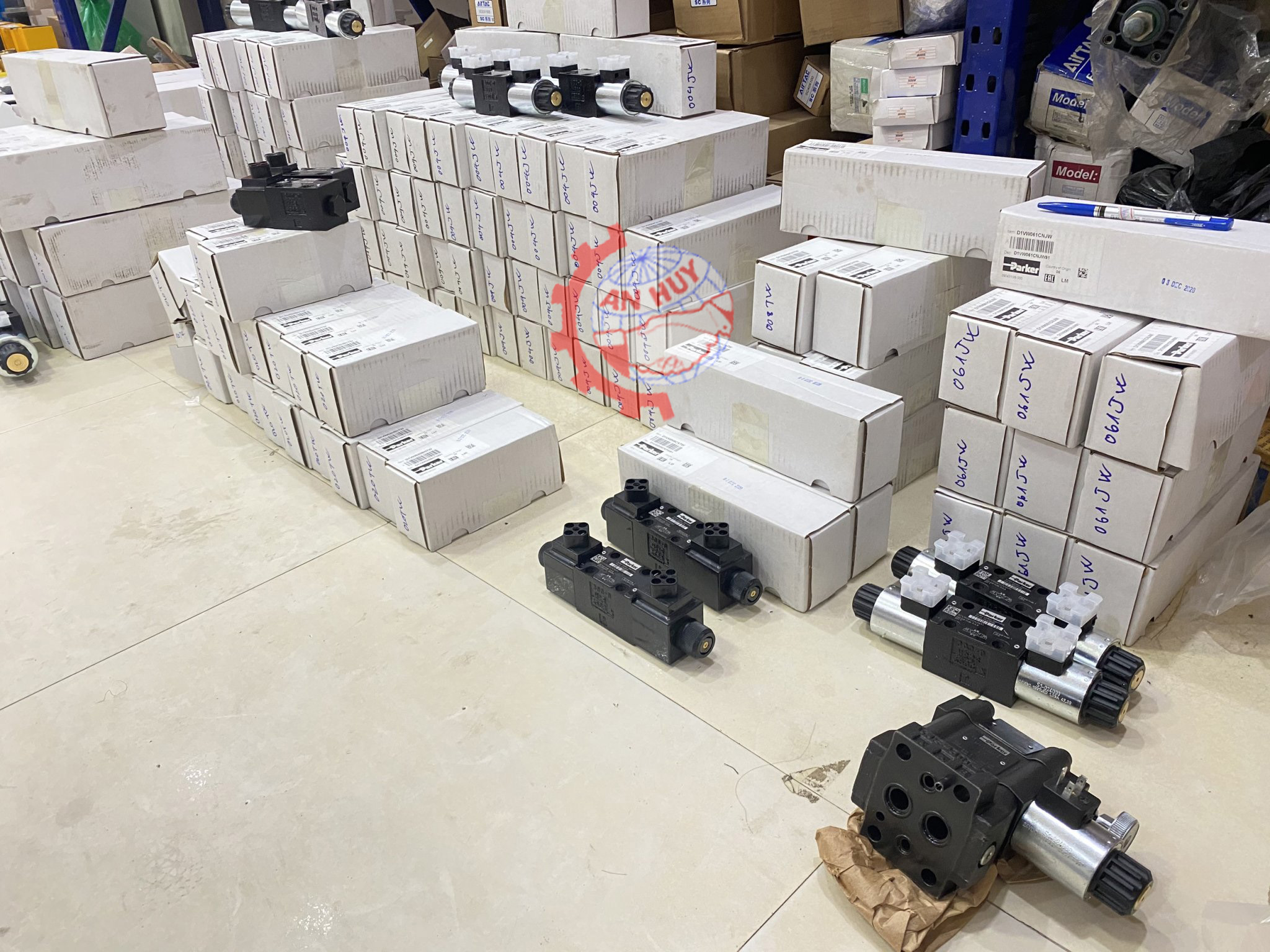 van-parker-D3W004CNTWXG562