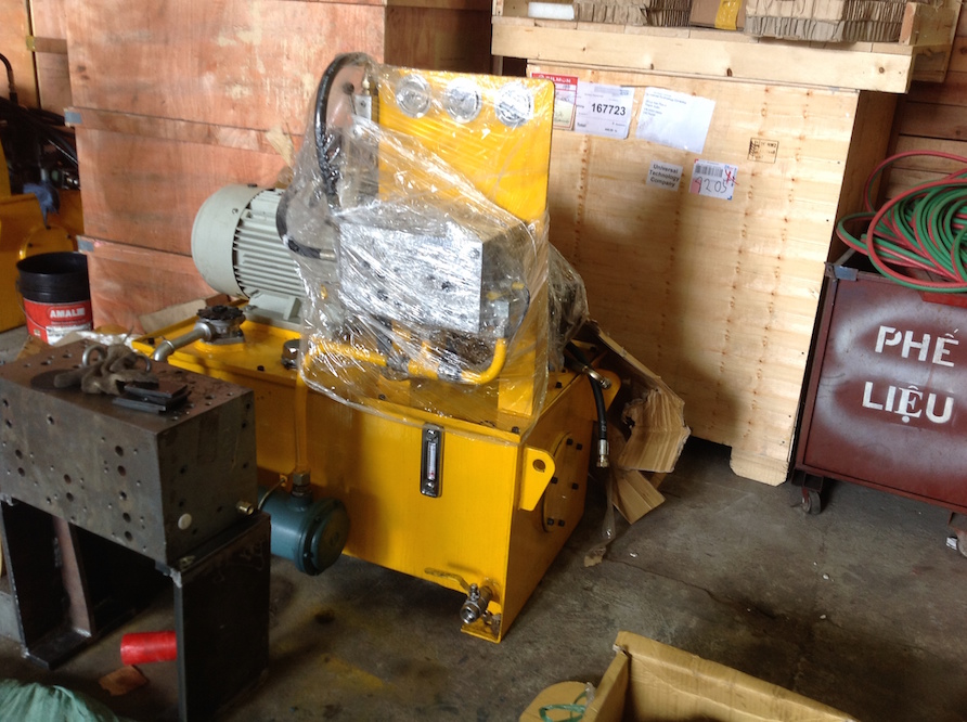 Lắp đặt bộ nguồn thuỷ lực cho công ty mía đường Sông Con 13