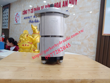 Bơm bánh răng 2 tầng Parker CN103692011
