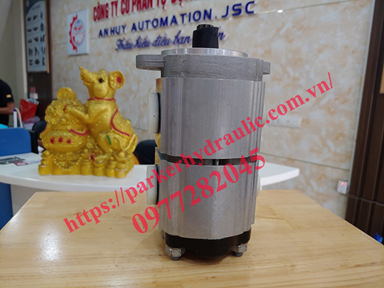 Bơm bánh răng 2 tầng Parker CN103692013