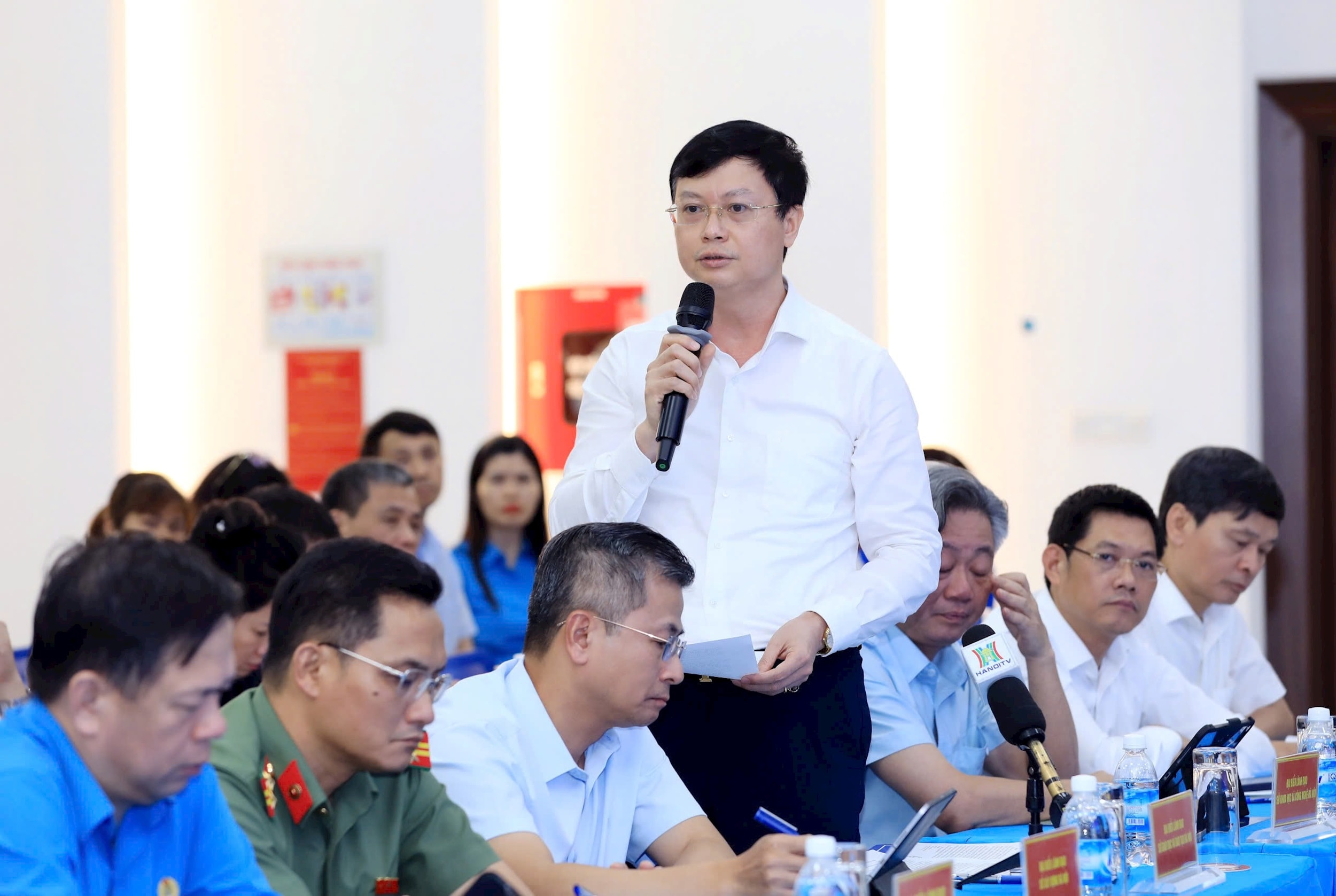 Đại diện các Sở, Ban, Ngành trả lời câu hỏi