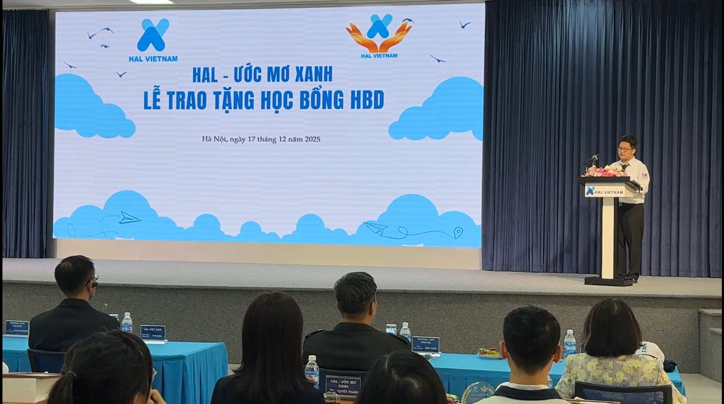 Em Trần Minh Quang (Lớp 12A7, Trường THPT Bắc Thăng Long) phát biểu