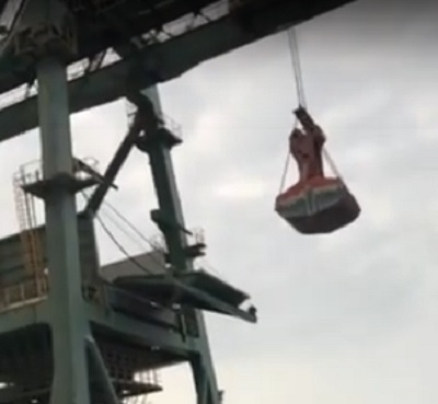 The process of supplying to FHS company at Son Duong port