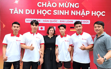 Việt Trí Group hân hoan chào đón Tân du học sinh nhập học